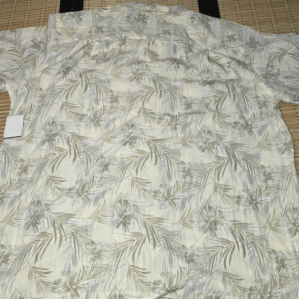 Leaf Print Button Down Shirt - Picture 3 of 3
